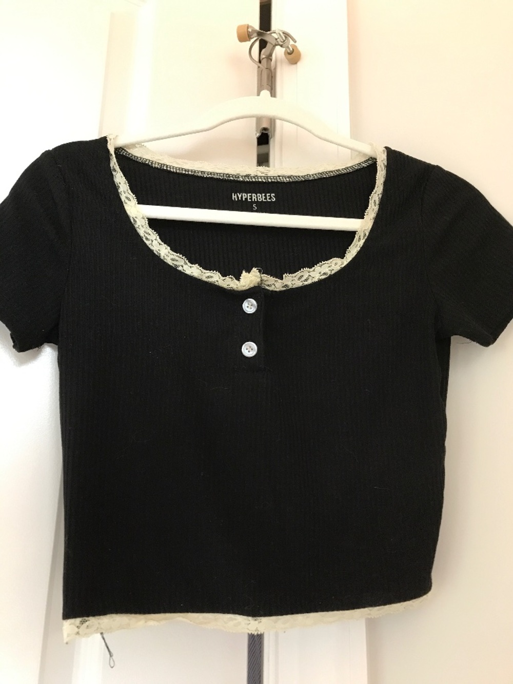 Hyperbees black, lace trim top